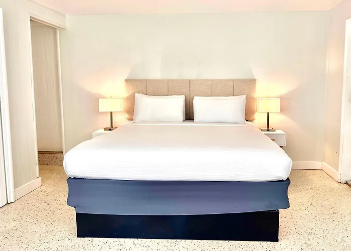 North Beach Hotel